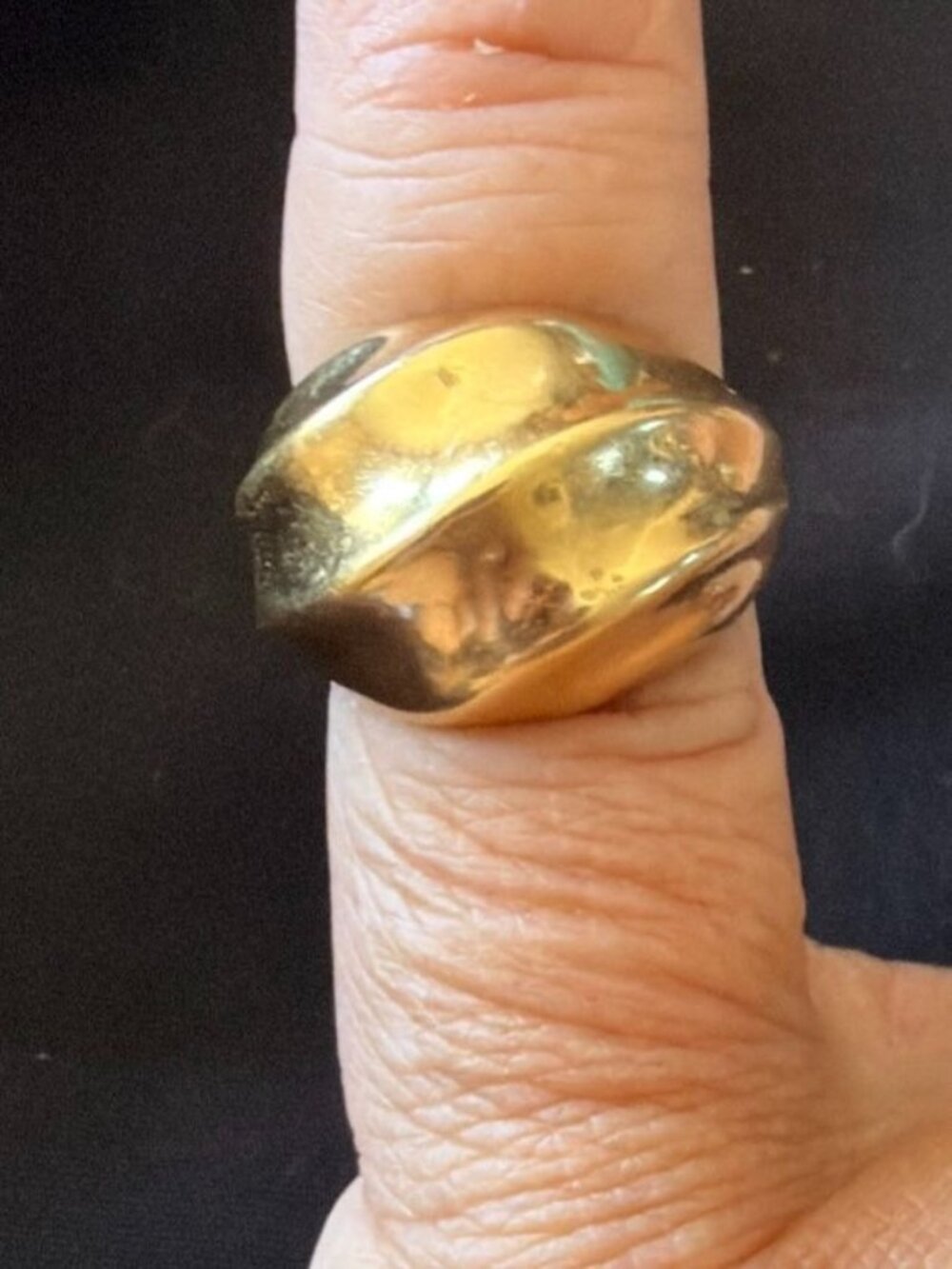 Vintage Gold-Tone Domed Swirl Ring Size 5 Polished Finish Elegant & Timeless Des